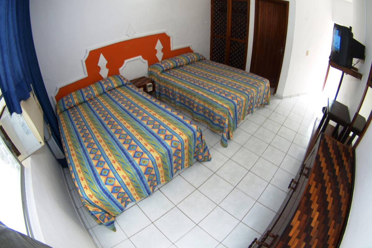 Soundproofing, free WiFi, bed sheets