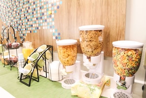 Free daily continental breakfast
