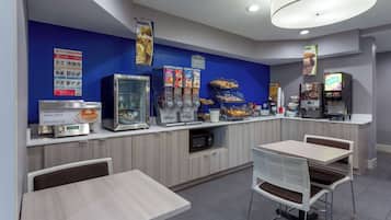 Desayuno continental gratuito y diario