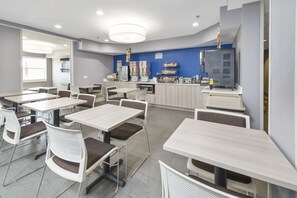 Café da manhã continental grátis todos os dias