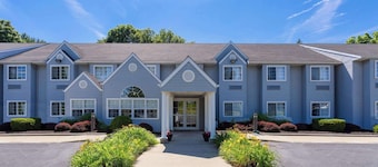 Microtel Inn & Suites by Wyndham Bethel/Danbury