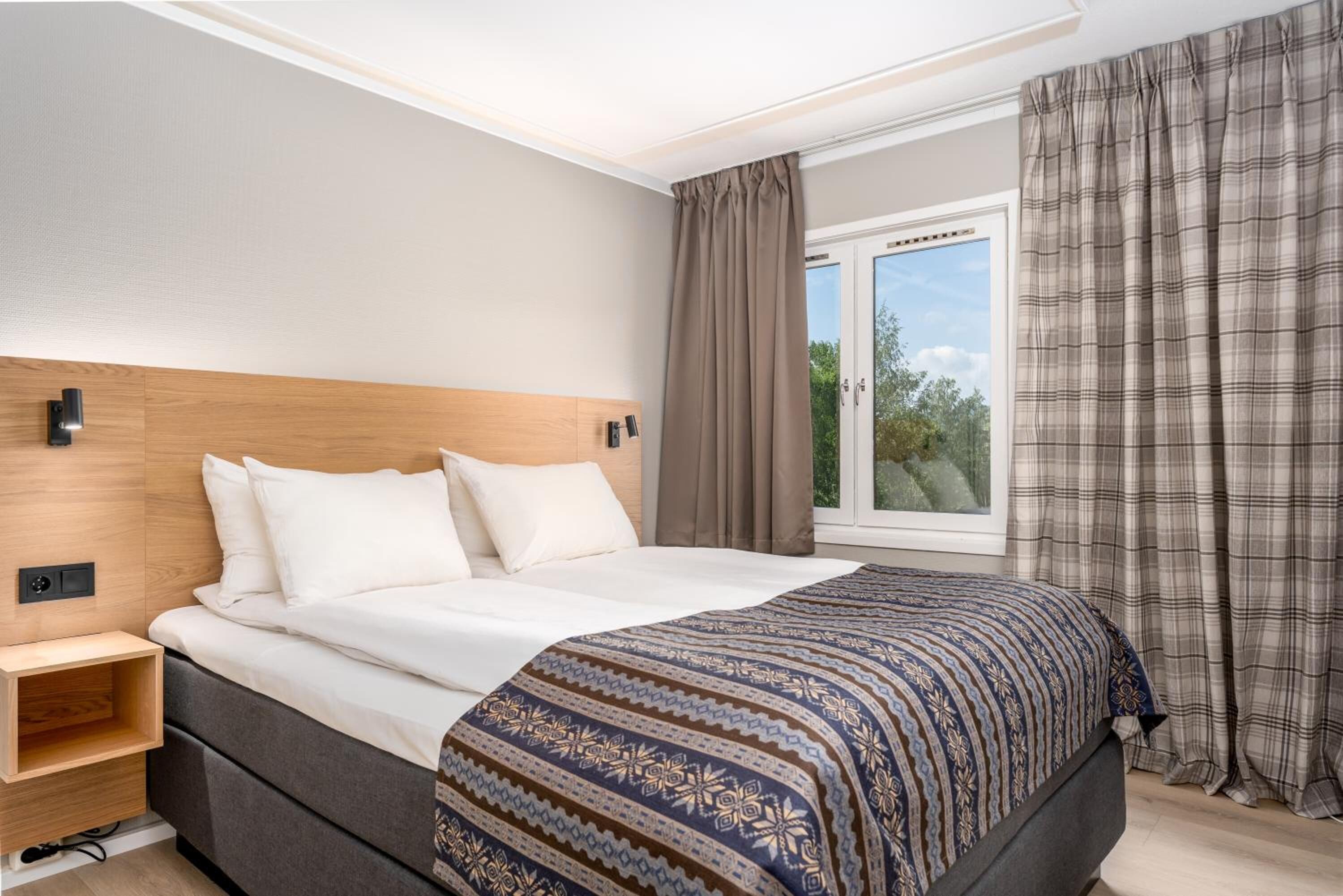 pillow-top beds, blackout curtains, cots/infant beds, rollaway beds