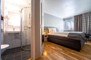 Standard Double or Twin Room | Pillowtop beds, blackout drapes, cribs/infant beds, rollaway beds