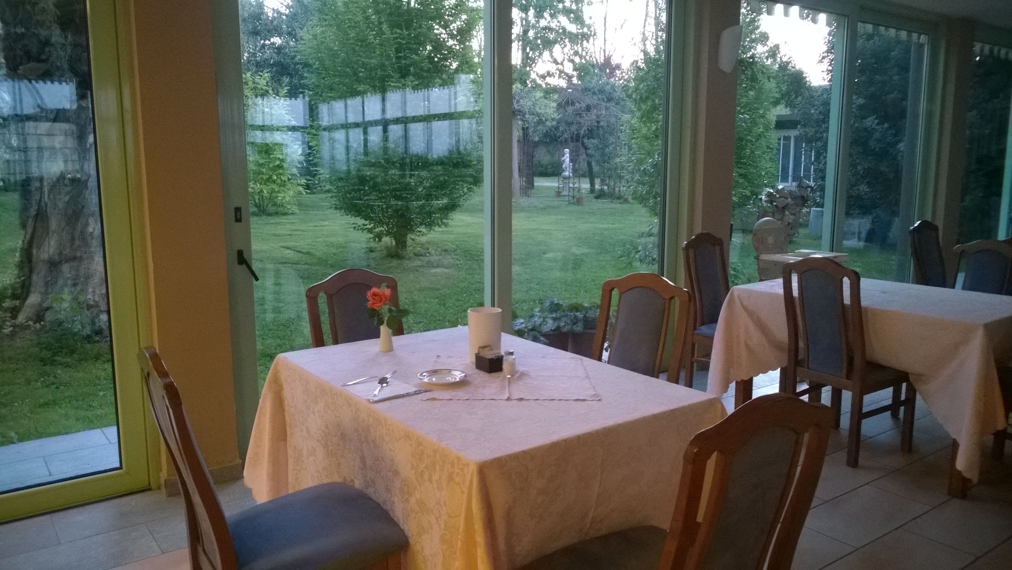 daily continental breakfast (eur 10 per person)