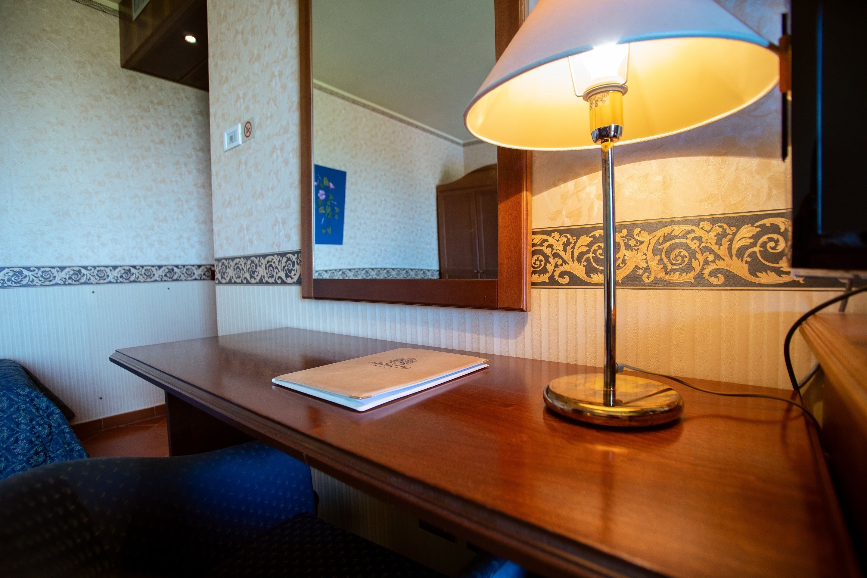 superior double or twin room | 1 bedroom, minibar, in-room safe, desk