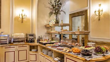 Desayuno continental (EUR 12 por persona)