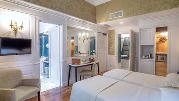 标准双人房 | 高档床上用品、迷你吧、客房内保险箱、特色装修