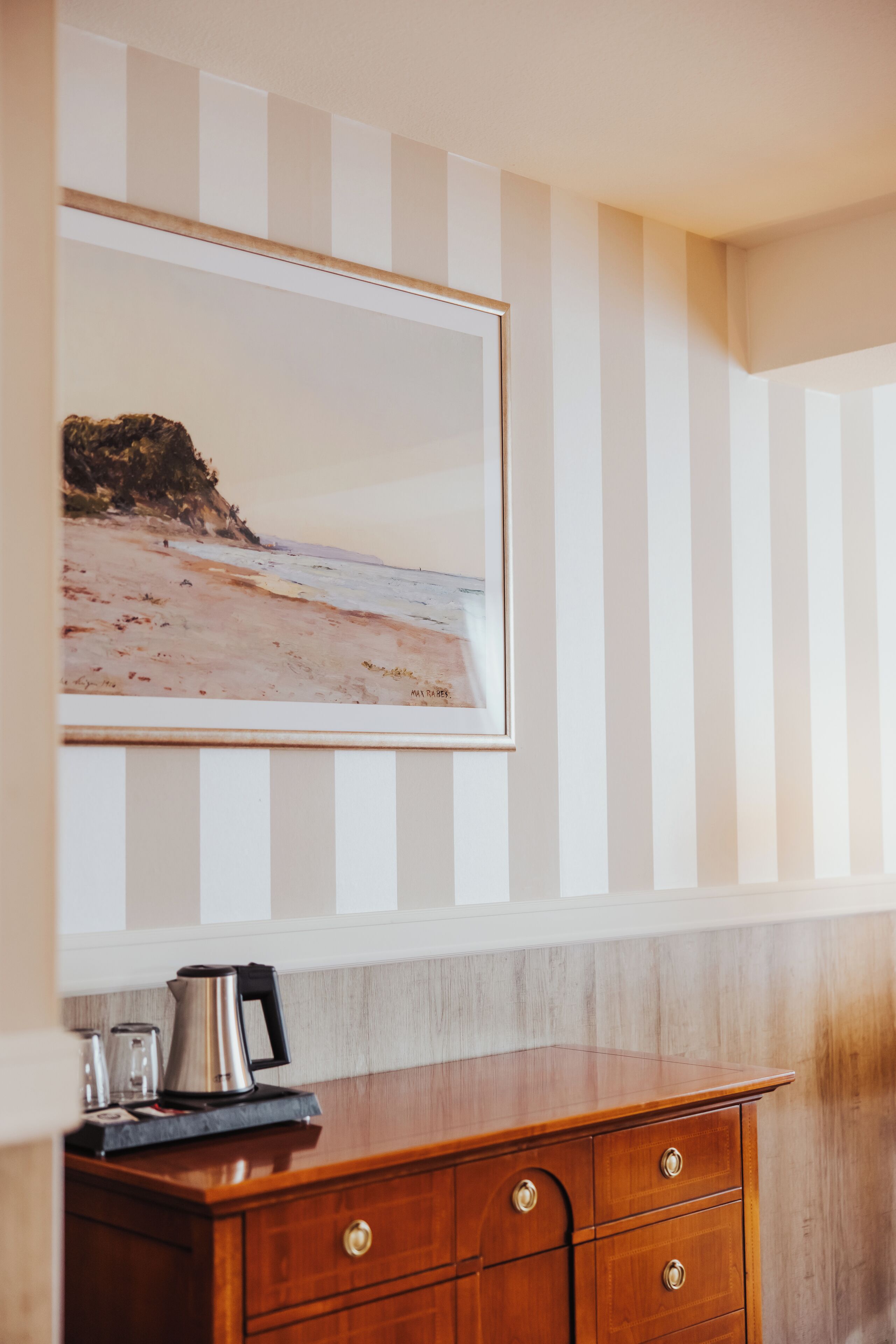 junior room | 1 bedroom, in-room safe, individually furnished, free wifi