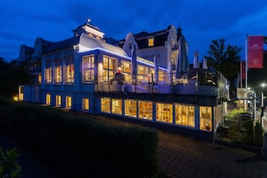 Façade de l’hébergement - soirée/nuit