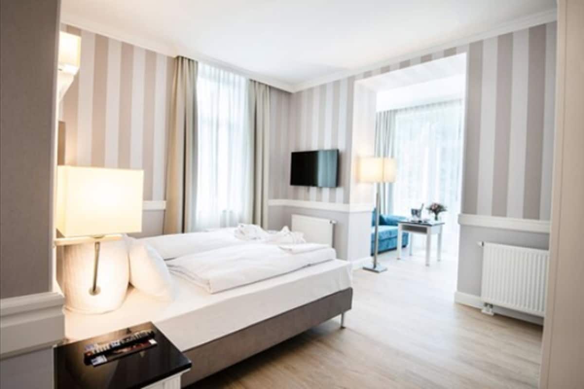 double room, annex building | 1 bedroom, in-room safe, individually furnished, free wifi