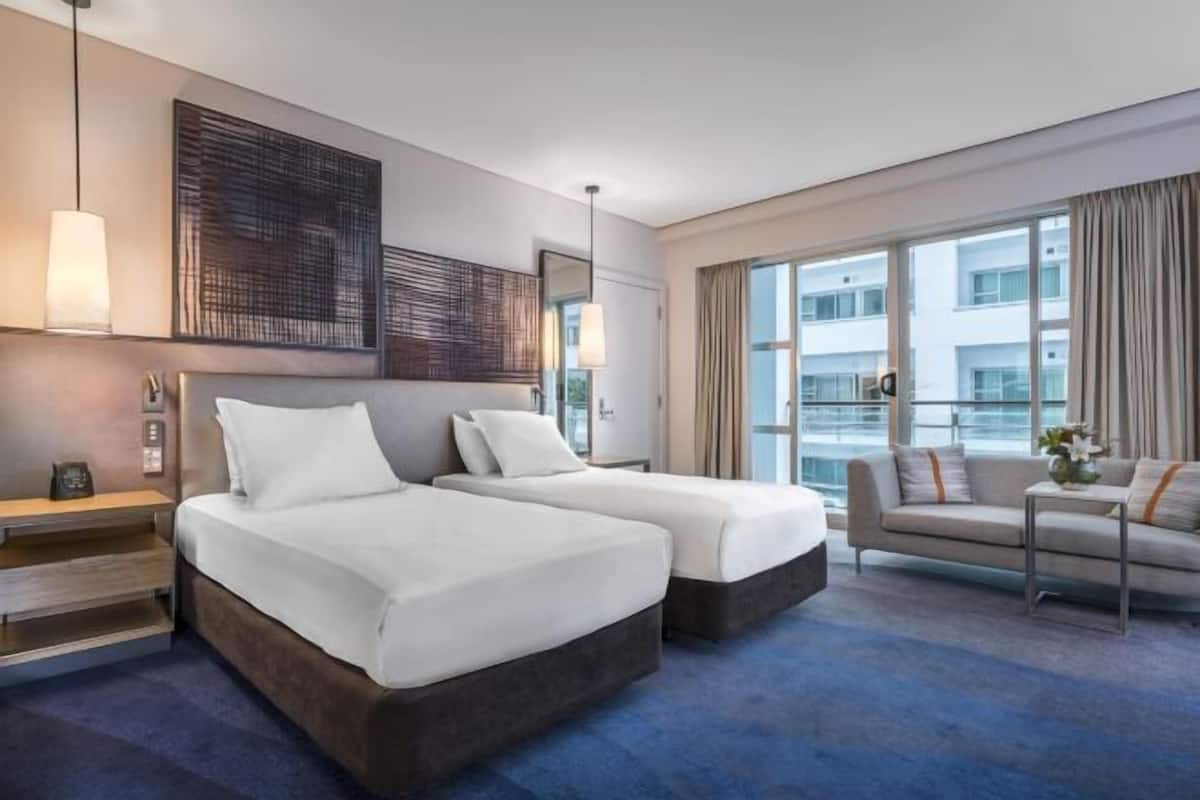 Premium bedding, minibar, in-room safe, desk