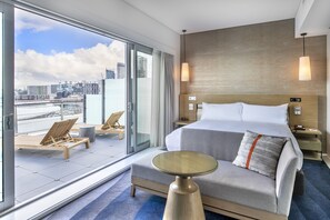 Deluxe Room, 1 King Bed, Harbor View (Plus) | Premium bedding, minibar, in-room safe, desk