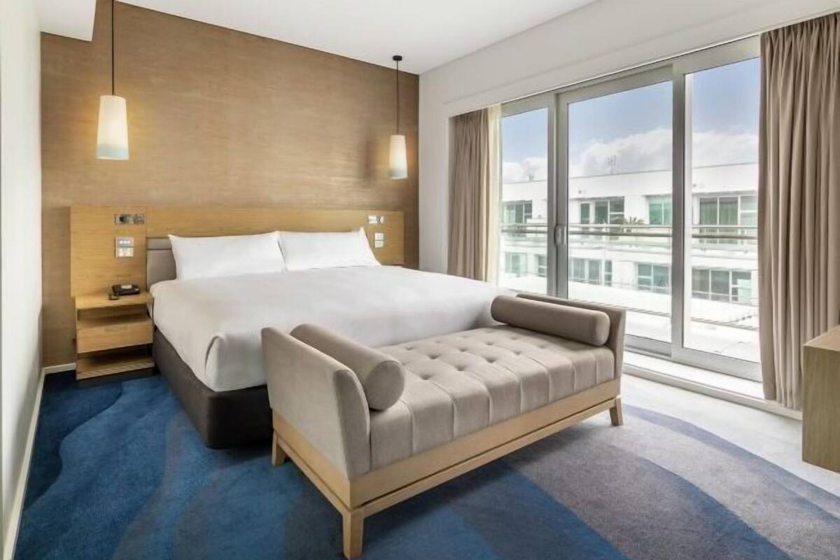 Premium bedding, minibar, in-room safe, desk