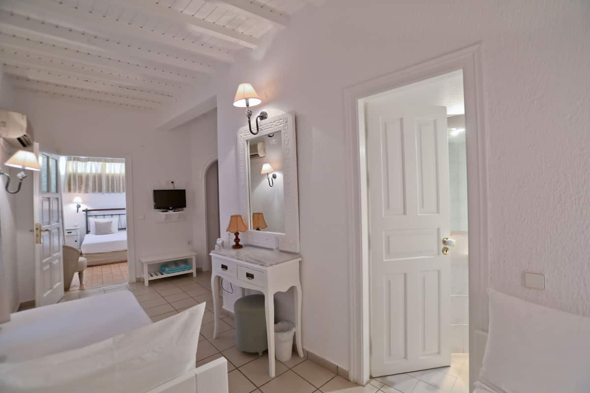 Family Room, 2 Bedrooms, Pool View (Zeus) | Minibar, in-room safe, desk, blackout curtains