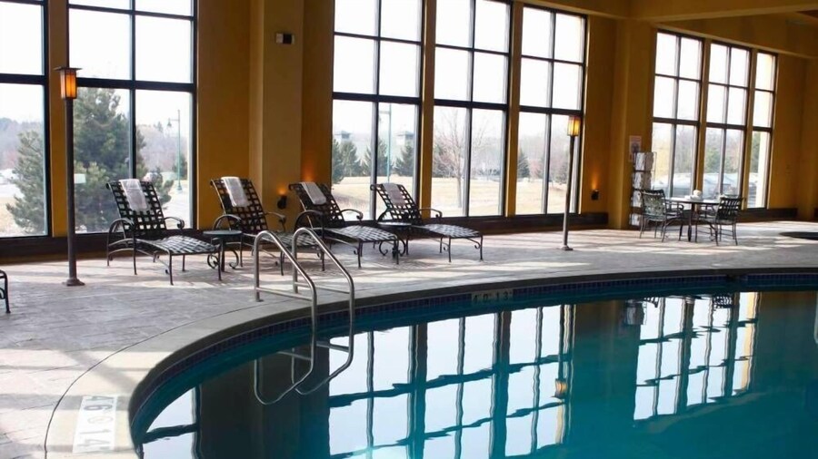 Holiday Inn Pewaukee - Milwaukee West by IHG