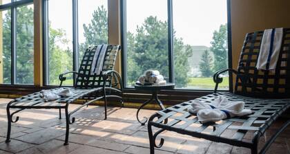 Holiday Inn Pewaukee - Milwaukee West by IHG