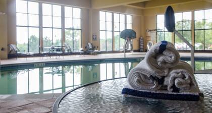 Holiday Inn Pewaukee - Milwaukee West by IHG