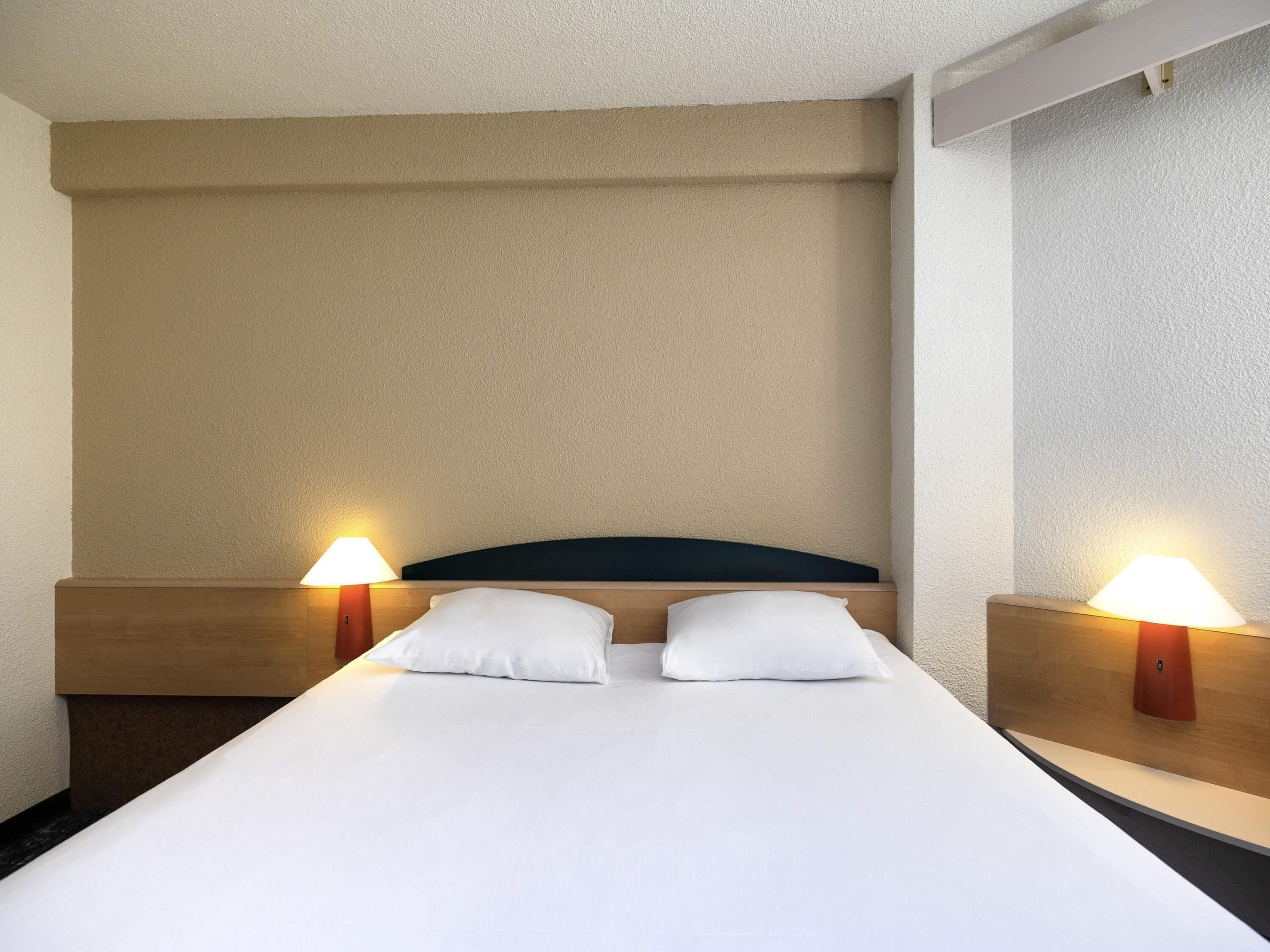 Chambre Standard, 1 lit double | Bureau, rideaux occultants, chambres insonorisées