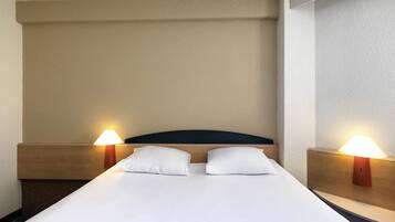 Chambre Standard, 1 lit double | Bureau, rideaux occultants, chambres insonorisées