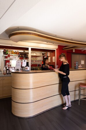 Bar (in der Unterkunft)