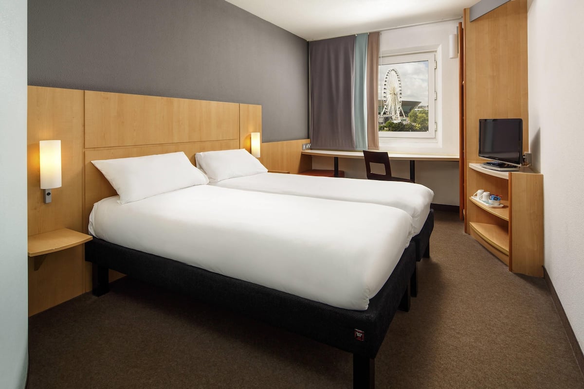 Desk, iron/ironing board, free cribs/infant beds, free WiFi