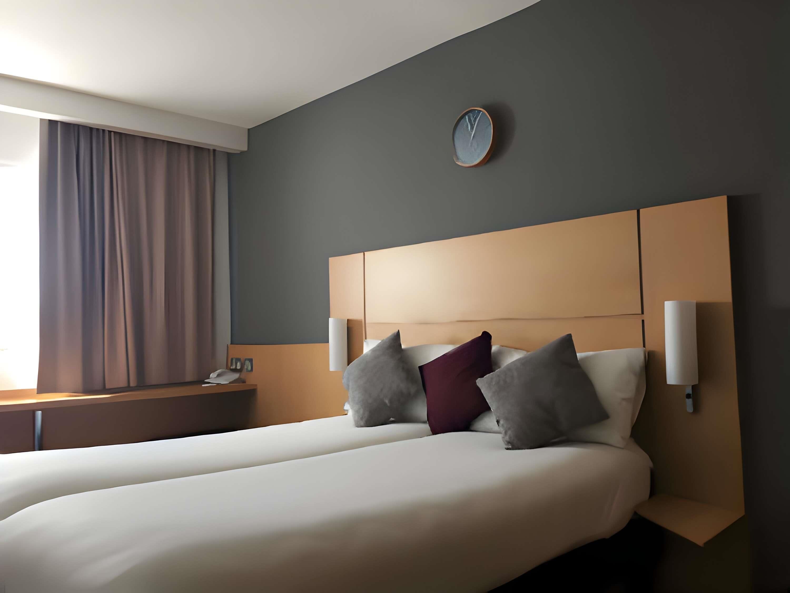 Comfort Twin Room (Dockside) | Iron/ironing board, free cots/infant beds, free WiFi, bed sheets