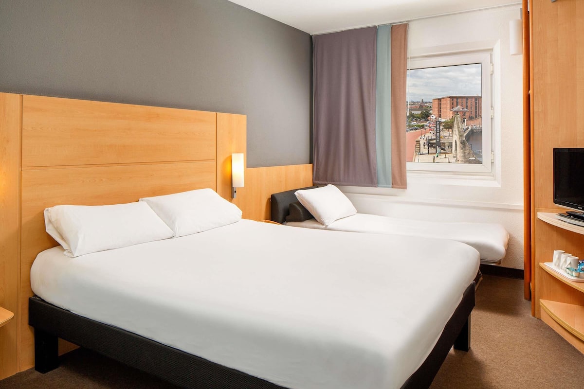 Chambre familiale, Plusieurs lits | Fer et planche à repasser, lit de bébé (gratuit)