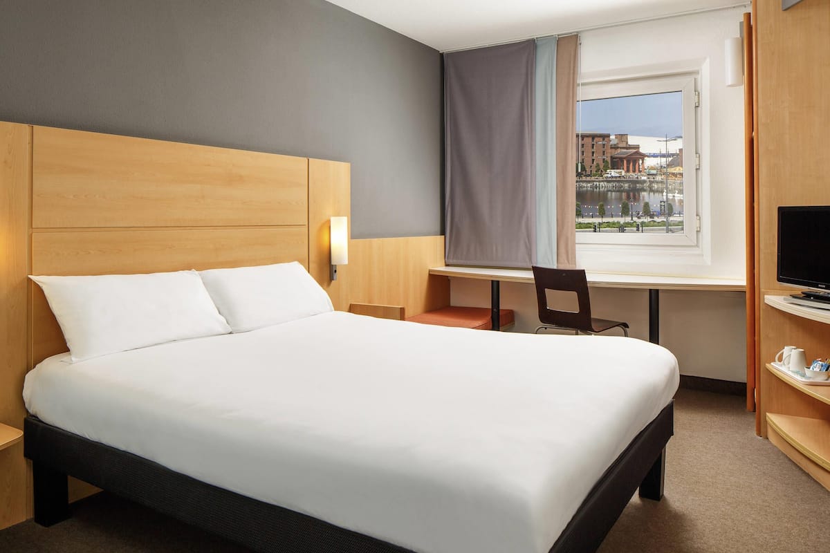 Desk, iron/ironing board, free cots/infant beds, free WiFi