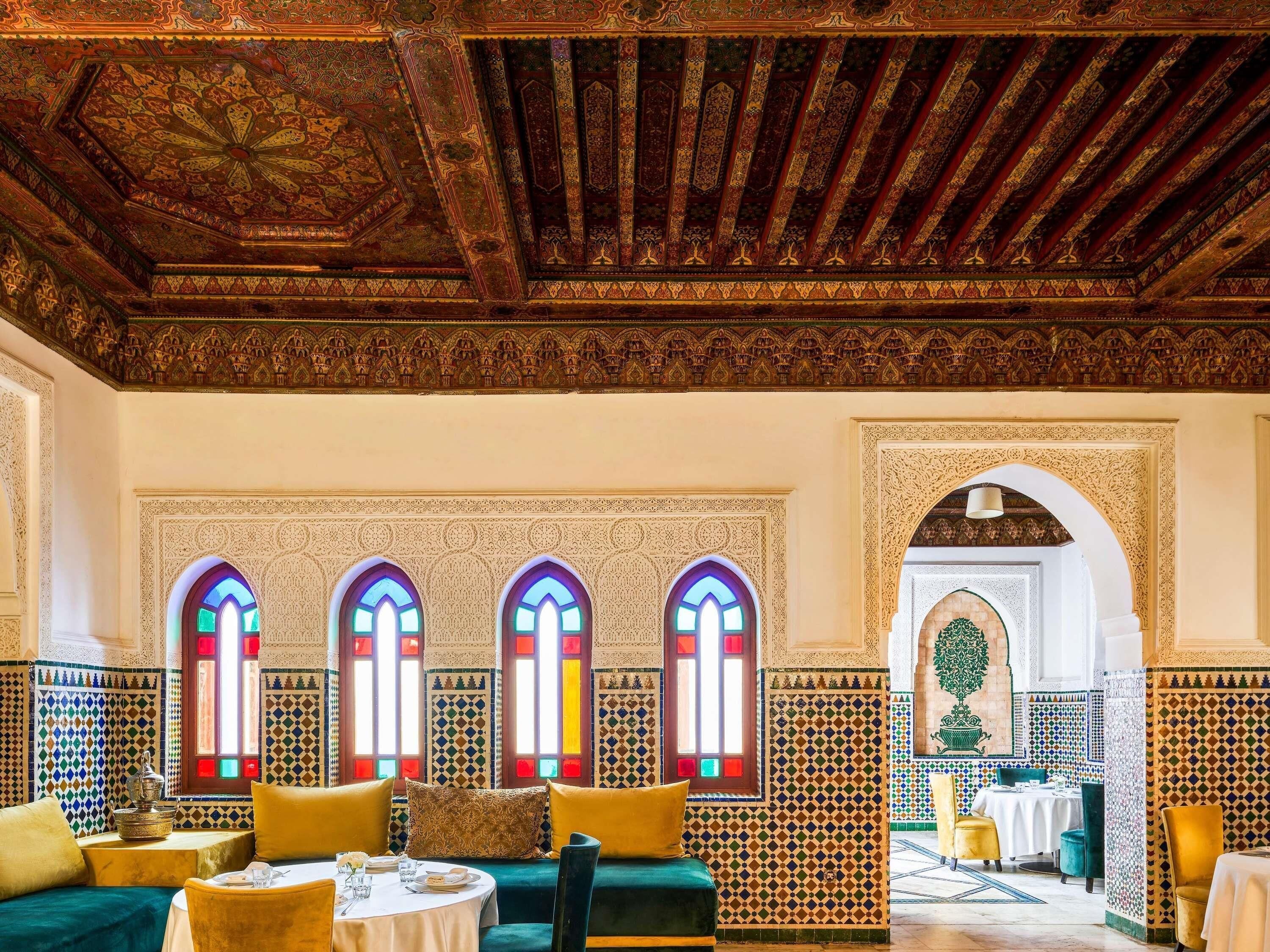 3 restaurants, spécialités Cuisine internationale