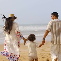 Gần bãi biển riêng, ghế dài tắm nắng, dù trên bãi biển, khăn tắm biển