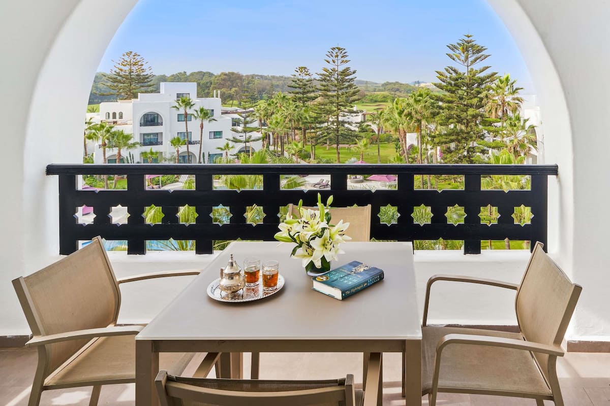 Exclusive Suite, 1 King Bed, Ocean View | Egyptian cotton sheets, premium bedding, pillowtop beds, minibar