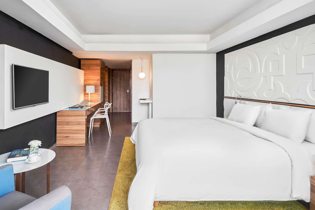 Superior Room, 1 King Bed