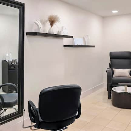 Couples treatment room(s), sauna, steam room, body treatments