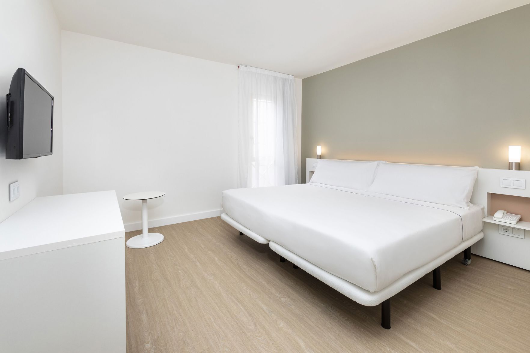 1 bedroom, minibar, free WiFi, bed sheets