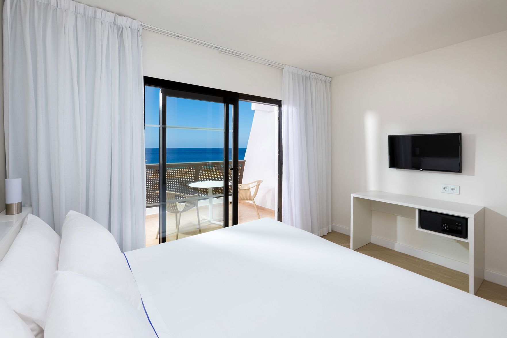 1 bedroom, minibar, free WiFi, bed sheets
