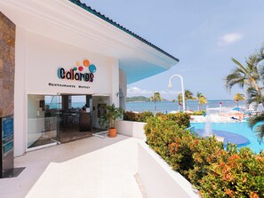 5 restaurants, breakfast, lunch, dinner served; Mediterranean cuisine 