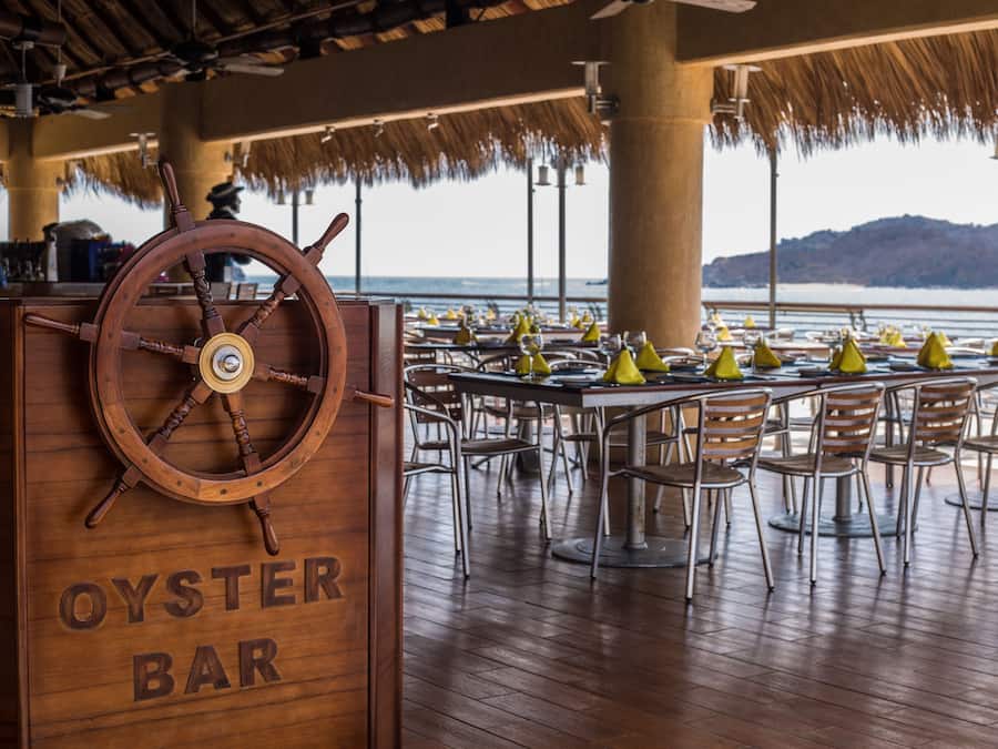 5 restaurants; ze serveren er ontbijt, lunch en diner