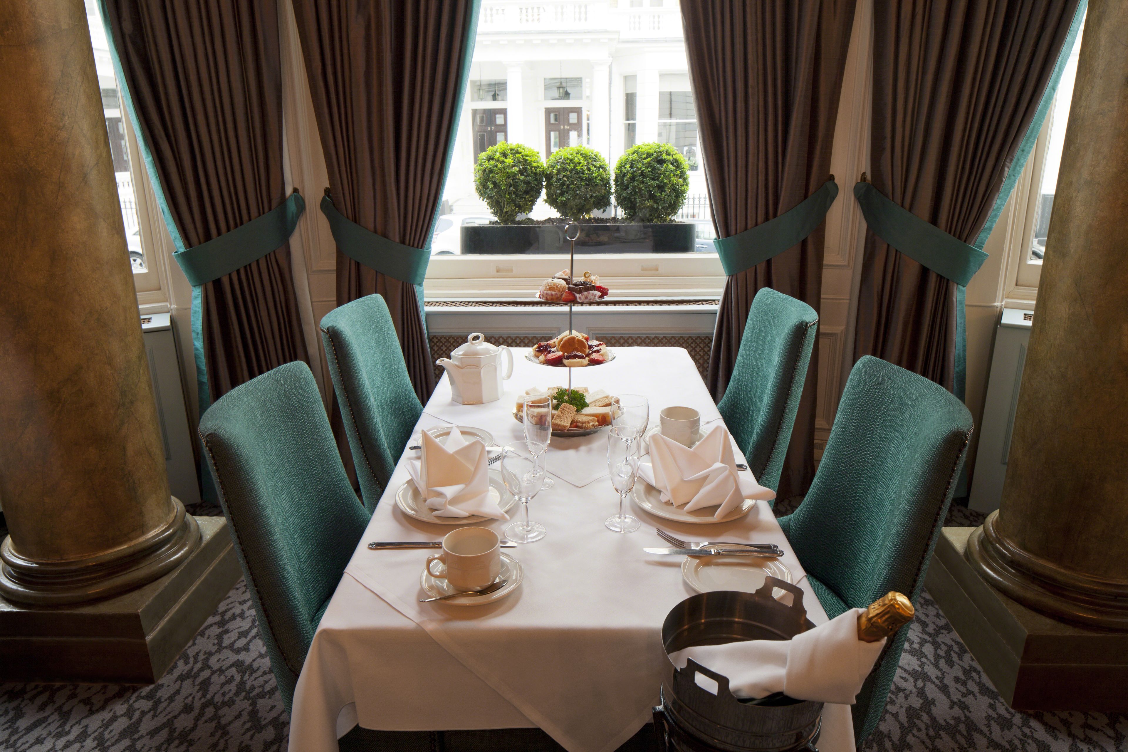 Photo - Gem Strathmore Hotel