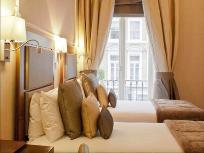 Gem Strathmore Hotel