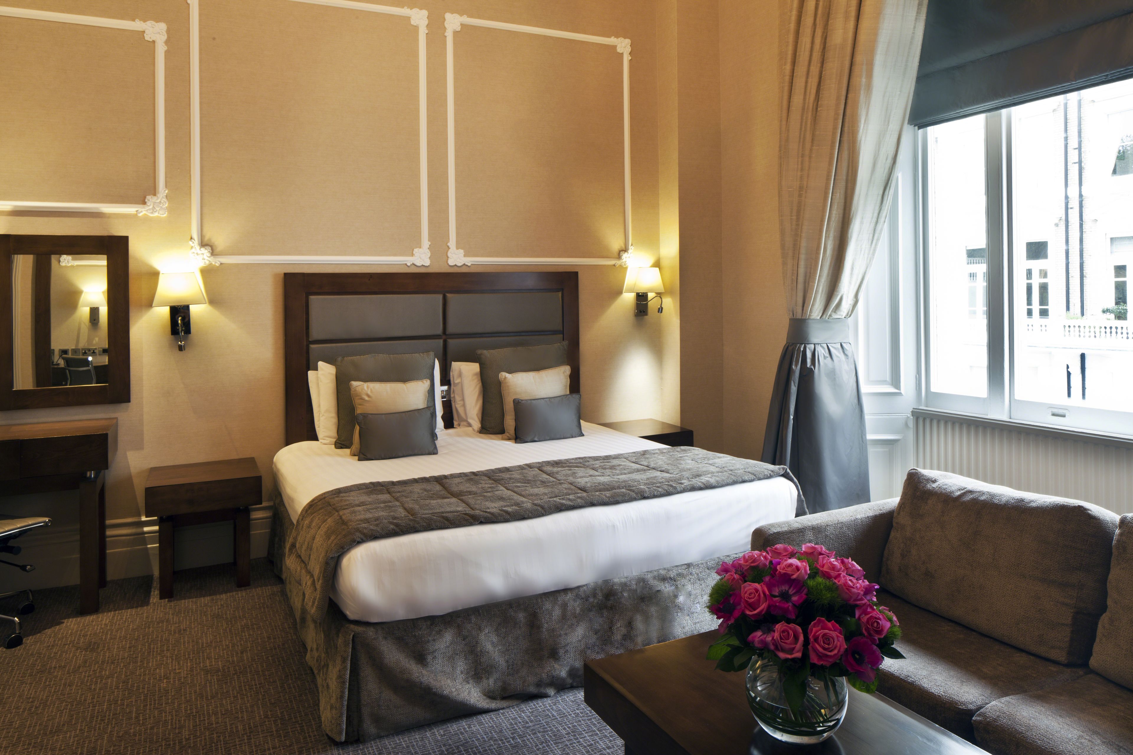 Photo - Gem Strathmore Hotel