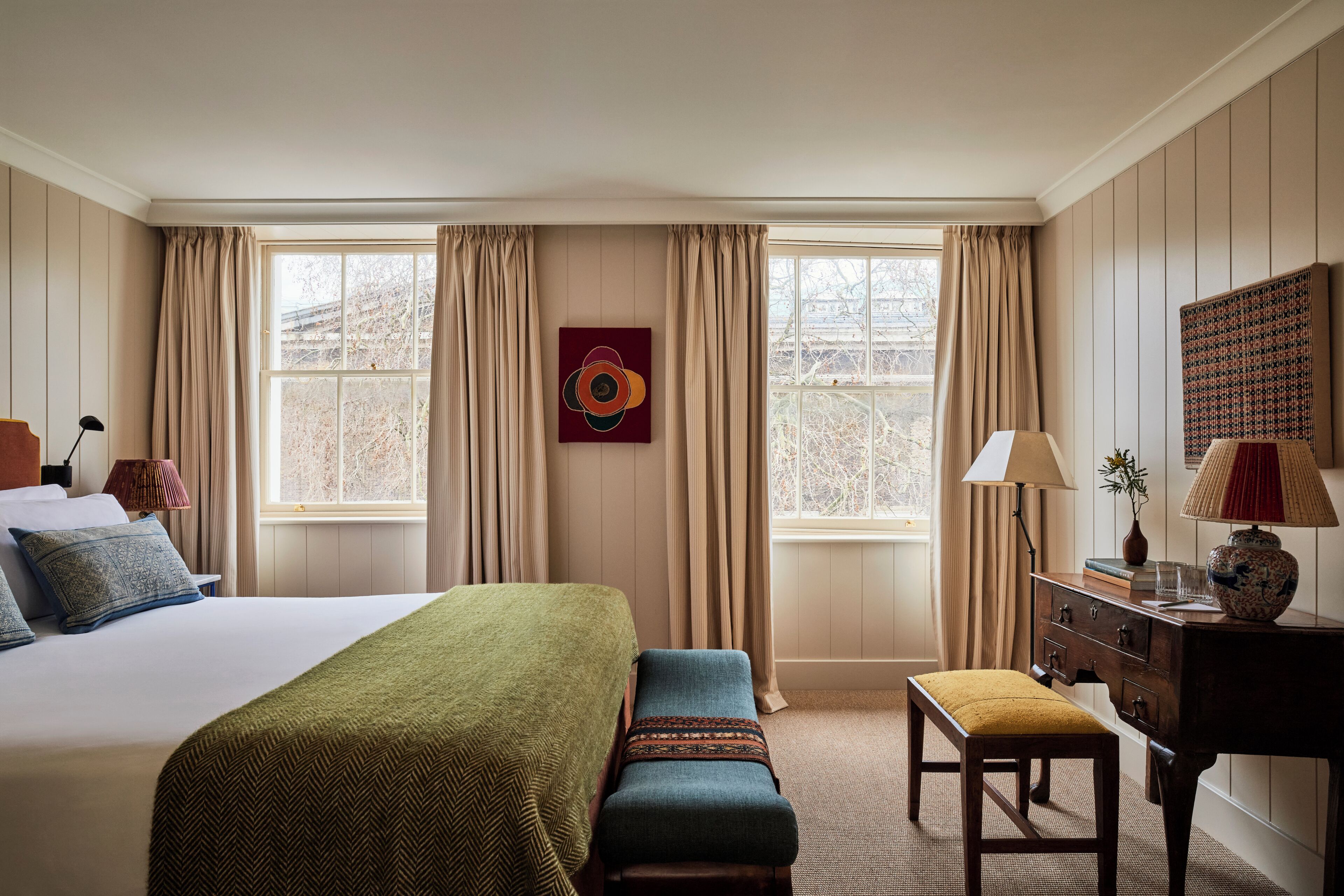 Ropa de cama de alta calidad, escritorio, wifi gratis y ropa de cama 