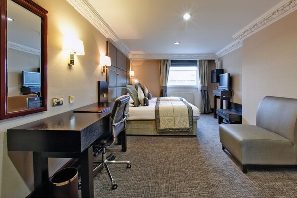 Hypo-allergenic bedding, desk, bed sheets - Zetter Bloomsbury (London)