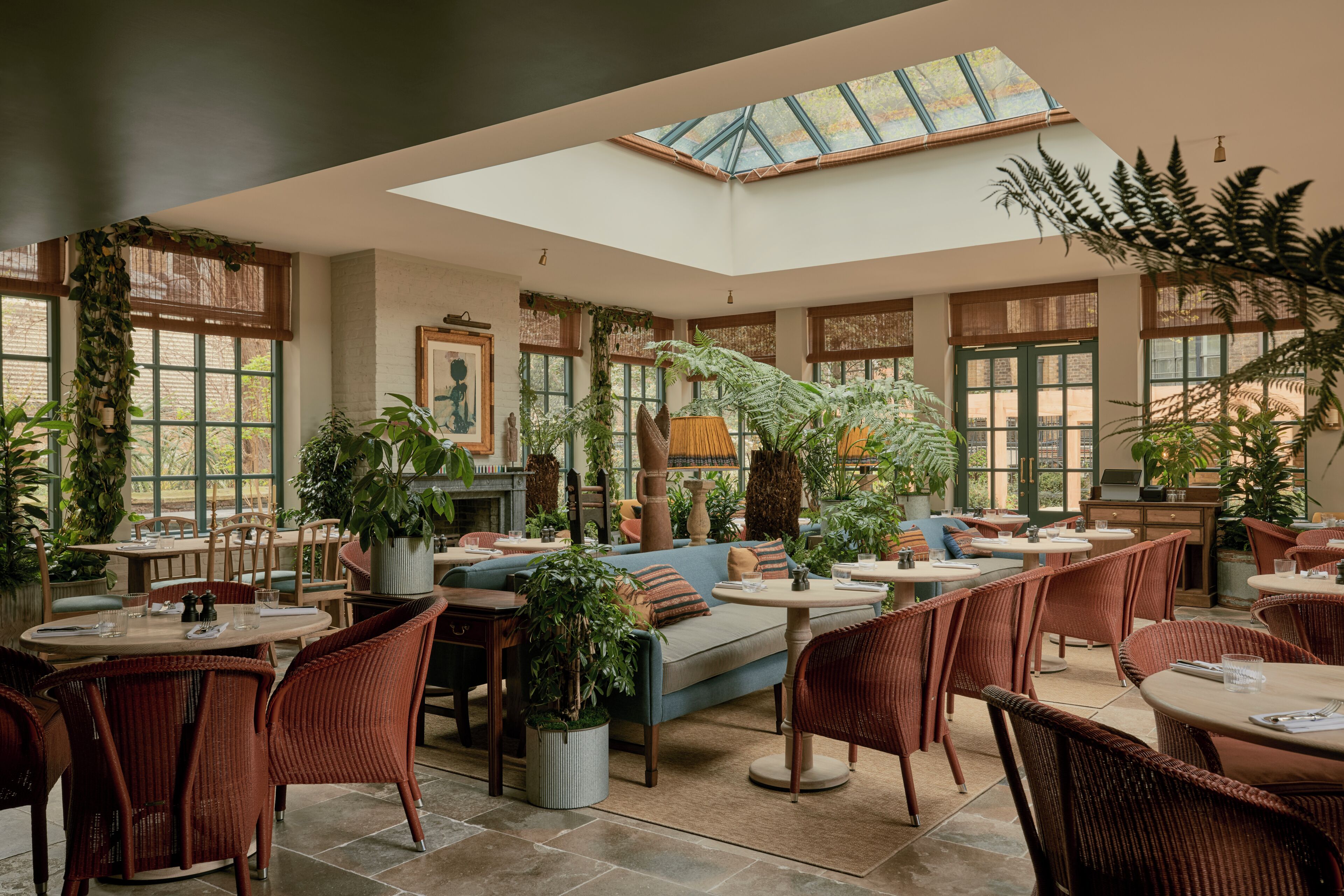 Daily English breakfast (GBP 28 per person)