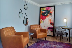 Premium bedding, in-room safe, desk, blackout curtains - NYX Hotel London Holborn by Leonardo Hotels (London)