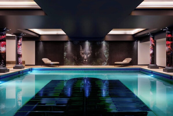 Una piscina techada