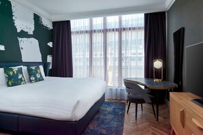 Premium bedding, in-room safe, desk, blackout drapes - NYX Hotel London Holborn by Leonardo Hotels (London)
