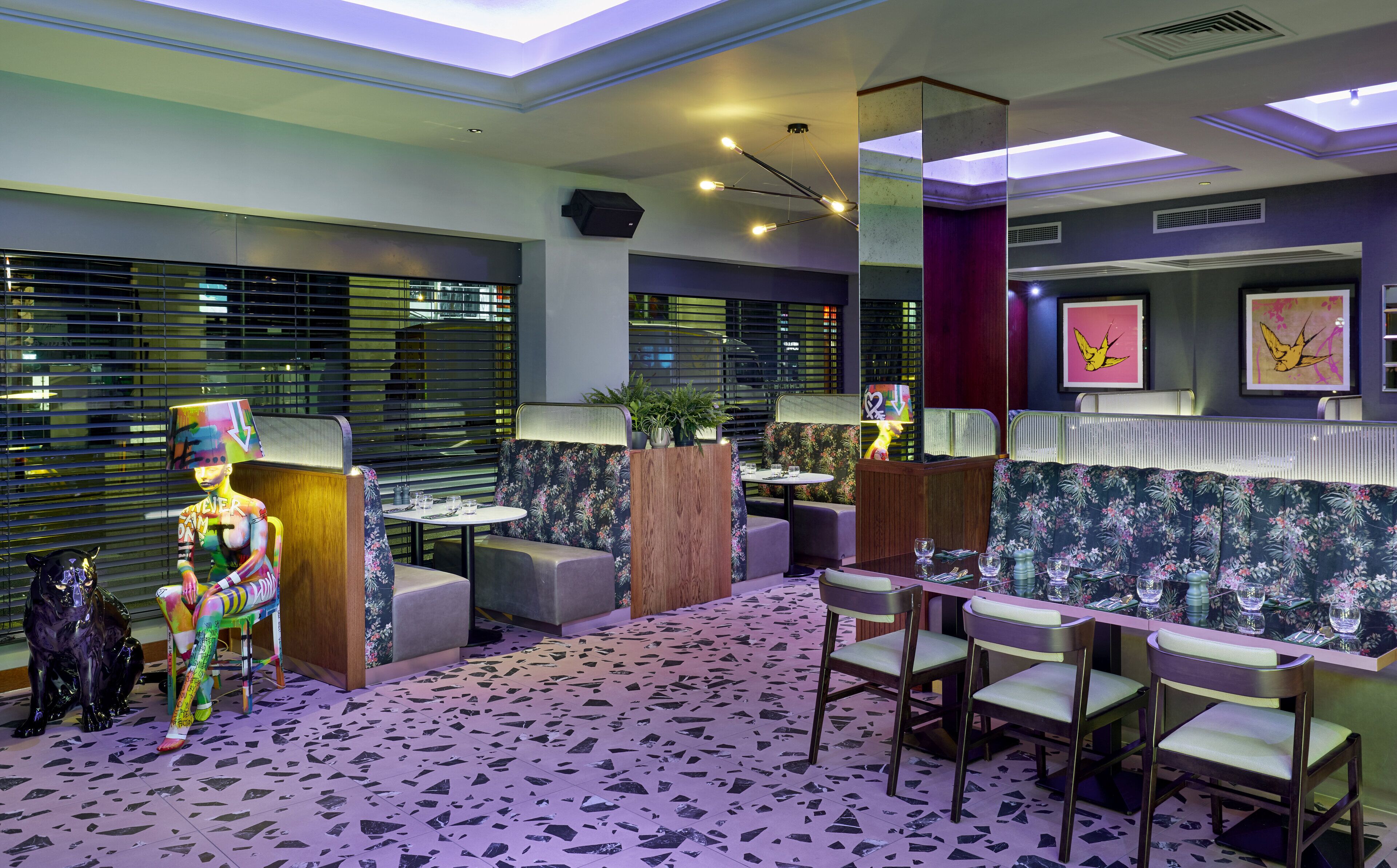 breakfast, lunch, dinner served; international cuisine