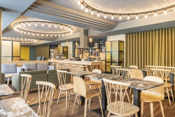 Daily buffet breakfast (EUR 19 per person)