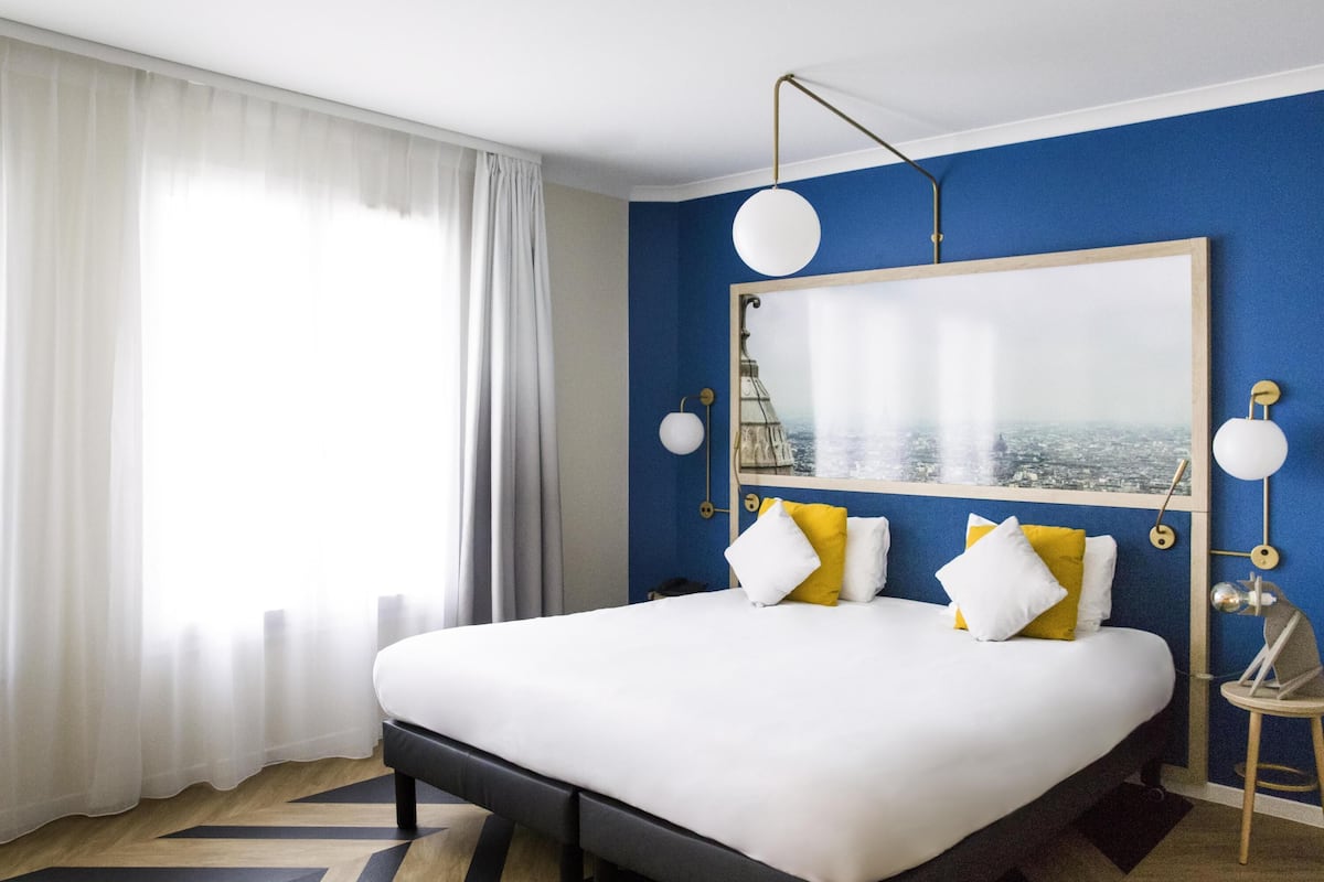 In-room safe, desk, soundproofing, iron/ironing board