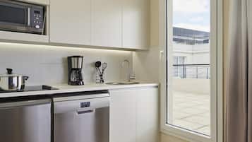 Zimmersafe, Schreibtisch, schallisolierte Zimmer, Bügeleisen/Bügelbrett